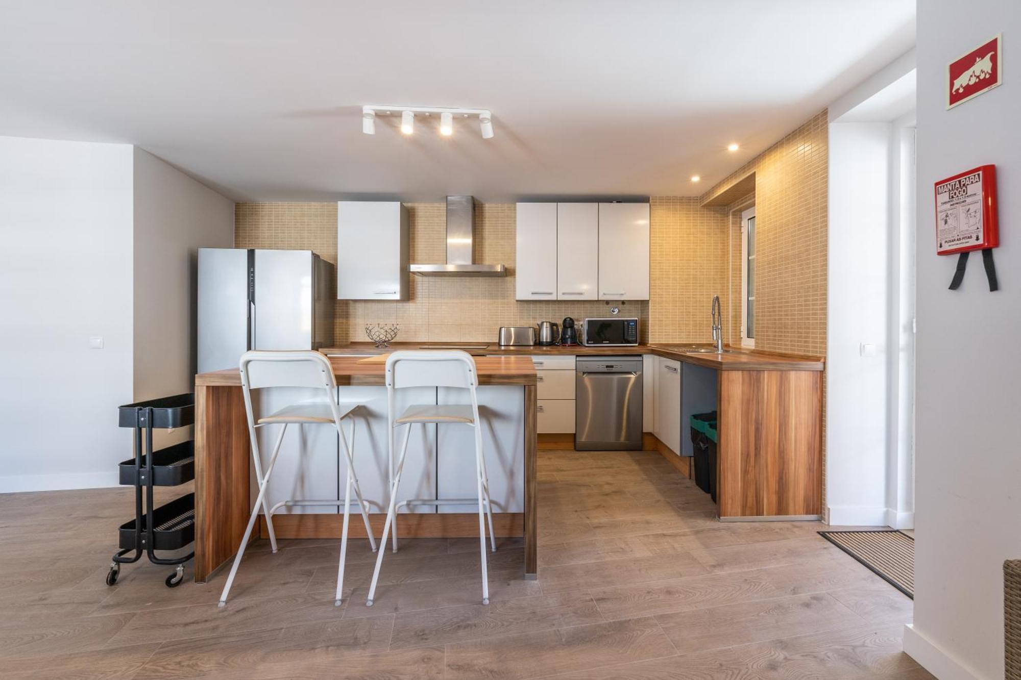 Duplex Center By Blue Door Apartment Портиман Екстериор снимка